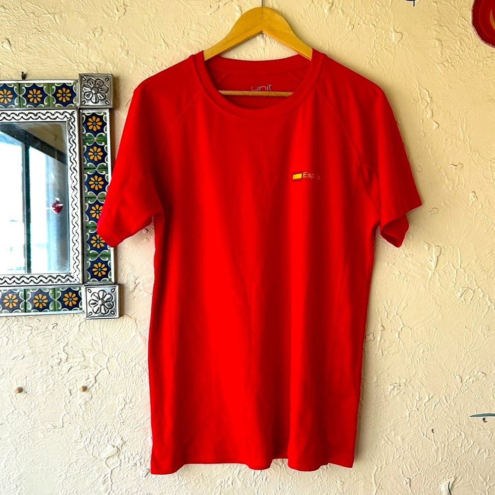 Spain Workout Shirt 🇪🇸 Size Men’s M/Womens L